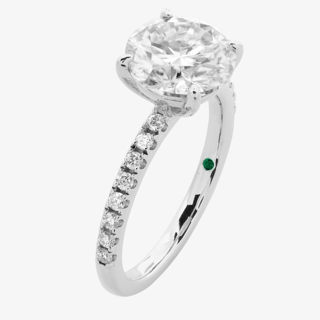 Round Cut Engagement Ring With Diamonds